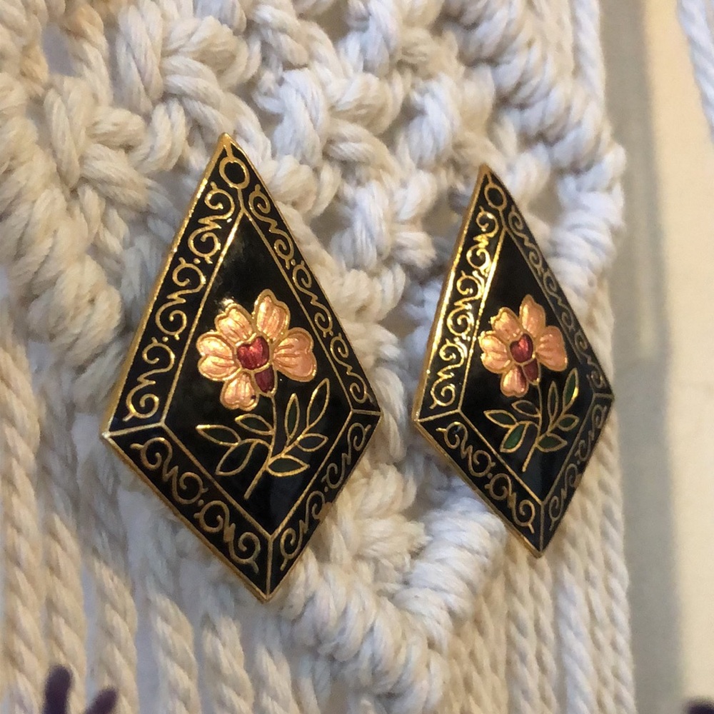 ✨BOGO EARRINGS✨